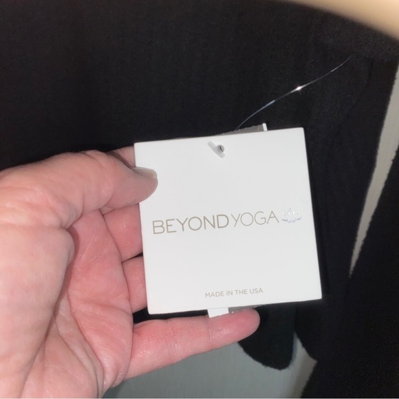 Beyond Yoga Black Blouse with Long Sleeves vV Neck So Soft - Picture 5 of 7